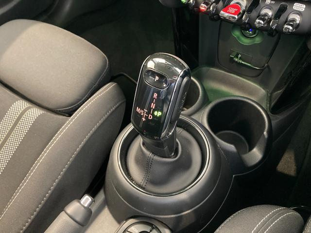 ＭＩＮＩ クーパーＳ　純正ＨＤＤナビ　バックカメラ　コーナーセンサー　パーキングアシスト　フルセグテレビ　Ａクルーズコントロール　前後ドライブレコーダー　ＥＴＣ２．０　ＬＥＤライト　ユニオンジャックライト　ＤＶＤプレーヤー（18枚目）