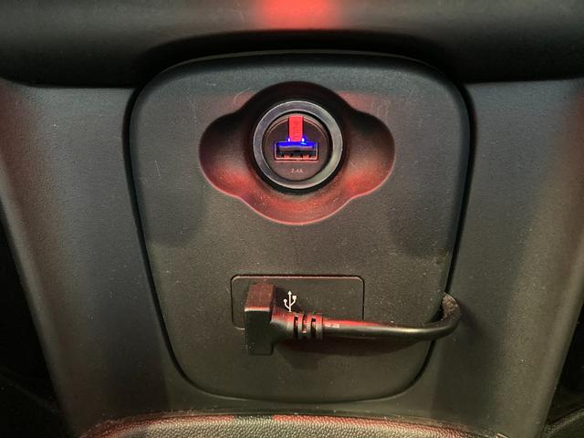 ＭＩＮＩ クーパーＳ　純正ＨＤＤナビ　バックカメラ　コーナーセンサー　パーキングアシスト　フルセグテレビ　Ａクルーズコントロール　前後ドライブレコーダー　ＥＴＣ２．０　ＬＥＤライト　ユニオンジャックライト　ＤＶＤプレーヤー（21枚目）