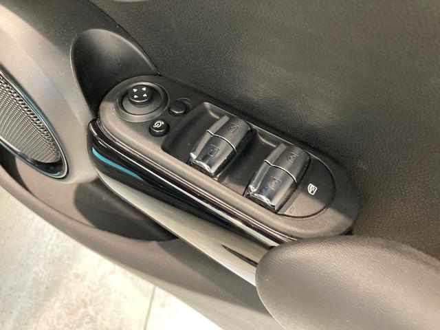 ＭＩＮＩ クーパーＳ　純正ＨＤＤナビ　バックカメラ　コーナーセンサー　パーキングアシスト　フルセグテレビ　Ａクルーズコントロール　前後ドライブレコーダー　ＥＴＣ２．０　ＬＥＤライト　ユニオンジャックライト　ＤＶＤプレーヤー（23枚目）