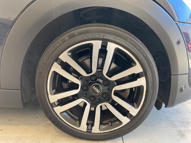 ＭＩＮＩ クーパーＳ　純正ＨＤＤナビ　バックカメラ　コーナーセンサー　パーキングアシスト　フルセグテレビ　Ａクルーズコントロール　前後ドライブレコーダー　ＥＴＣ２．０　ＬＥＤライト　ユニオンジャックライト　ＤＶＤプレーヤー（70枚目）