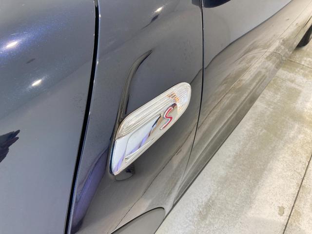 ＭＩＮＩ クーパーＳ　純正ＨＤＤナビ　バックカメラ　コーナーセンサー　パーキングアシスト　フルセグテレビ　Ａクルーズコントロール　前後ドライブレコーダー　ＥＴＣ２．０　ＬＥＤライト　ユニオンジャックライト　ＤＶＤプレーヤー（80枚目）