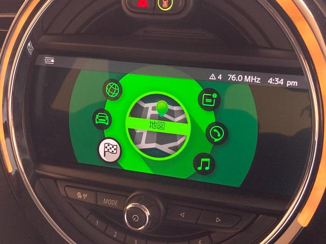ＭＩＮＩ クーパーＤ　純正ナビ　Ｂｌｕｅｔｏｏｔｈ／ＵＳＢ　スマートキー　プッシュスタート　ＥＴＣ　前後ドライブレコーダー　インテリジェントセーフティ　パーキングアシスト　ＬＥＤヘッドライト／フォグランプ　ＵＫテールランプ（8枚目）