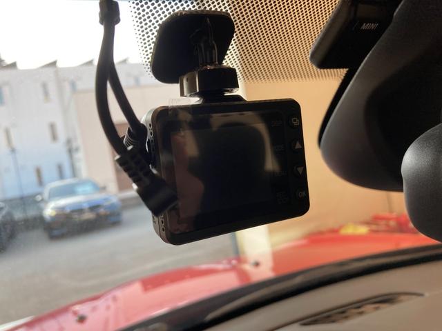 ＭＩＮＩ クーパーＤ　純正ナビ　Ｂｌｕｅｔｏｏｔｈ／ＵＳＢ　スマートキー　プッシュスタート　ＥＴＣ　前後ドライブレコーダー　インテリジェントセーフティ　パーキングアシスト　ＬＥＤヘッドライト／フォグランプ　ＵＫテールランプ（22枚目）