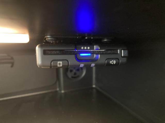 ＭＩＮＩ クーパーＤ　純正ナビ　Ｂｌｕｅｔｏｏｔｈ／ＵＳＢ　スマートキー　プッシュスタート　ＥＴＣ　前後ドライブレコーダー　インテリジェントセーフティ　パーキングアシスト　ＬＥＤヘッドライト／フォグランプ　ＵＫテールランプ（23枚目）