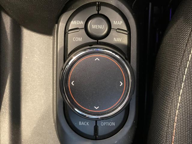 ＭＩＮＩ クーパーＤ　純正ナビ　Ｂｌｕｅｔｏｏｔｈ／ＵＳＢ　スマートキー　プッシュスタート　ＥＴＣ　前後ドライブレコーダー　インテリジェントセーフティ　パーキングアシスト　ＬＥＤヘッドライト／フォグランプ　ＵＫテールランプ（34枚目）