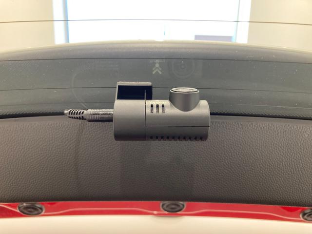 ＭＩＮＩ クーパーＤ　純正ナビ　Ｂｌｕｅｔｏｏｔｈ／ＵＳＢ　スマートキー　プッシュスタート　ＥＴＣ　前後ドライブレコーダー　インテリジェントセーフティ　パーキングアシスト　ＬＥＤヘッドライト／フォグランプ　ＵＫテールランプ（35枚目）