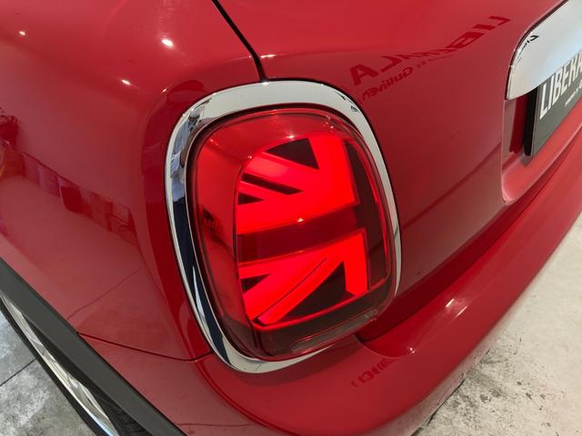 ＭＩＮＩ クーパーＤ　純正ナビ　Ｂｌｕｅｔｏｏｔｈ／ＵＳＢ　スマートキー　プッシュスタート　ＥＴＣ　前後ドライブレコーダー　インテリジェントセーフティ　パーキングアシスト　ＬＥＤヘッドライト／フォグランプ　ＵＫテールランプ（67枚目）