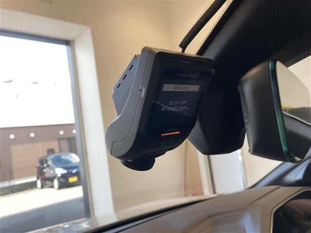 ２０８ ＧＴライン　ハーフレザーシート　ディスプレイオーディオ　バックカメラ　ワイヤレス充電　ドラレコ　純正１７インチアルミ　ＬＥＤヘッドランプ（4枚目）