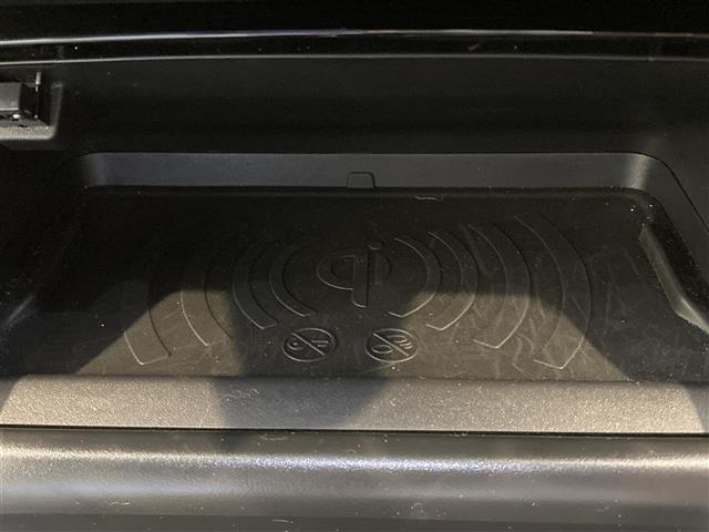 ２０８ ＧＴライン　ハーフレザーシート　ディスプレイオーディオ　バックカメラ　ワイヤレス充電　ドラレコ　純正１７インチアルミ　ＬＥＤヘッドランプ（12枚目）