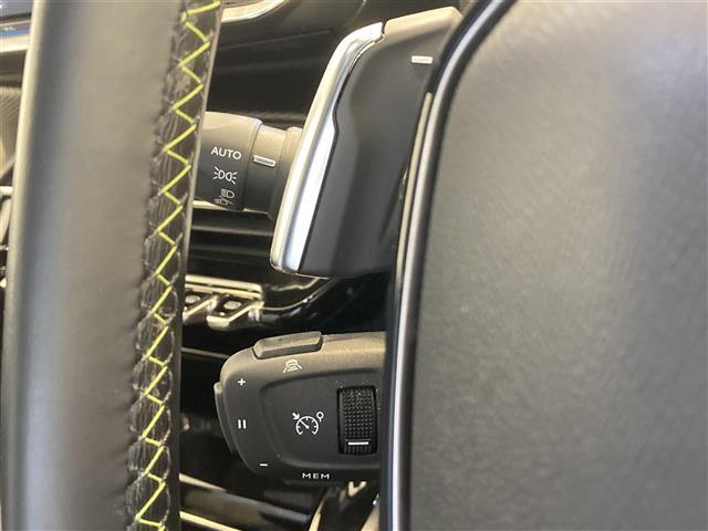 ２０８ ＧＴライン　ハーフレザーシート　ディスプレイオーディオ　バックカメラ　ワイヤレス充電　ドラレコ　純正１７インチアルミ　ＬＥＤヘッドランプ（16枚目）