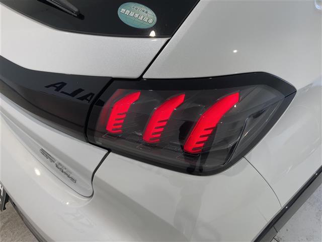 ２０８ ＧＴライン　ハーフレザーシート　ディスプレイオーディオ　バックカメラ　ワイヤレス充電　ドラレコ　純正１７インチアルミ　ＬＥＤヘッドランプ（41枚目）