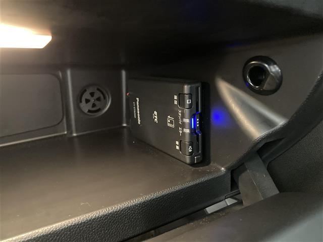 ＭＩＮＩ クーパー　純正ナビ　バックカメラ　ＥＴＣ　純正アルミ　ＬＥＤヘッドランプ　ＬＥＤフォグランプ　ＵＫテールランプ　インテリジェントセーフティ（4枚目）