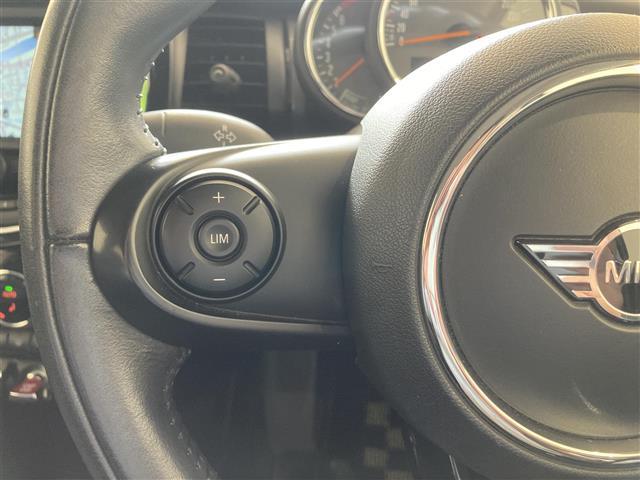 ＭＩＮＩ クーパー　純正ナビ　バックカメラ　ＥＴＣ　純正アルミ　ＬＥＤヘッドランプ　ＬＥＤフォグランプ　ＵＫテールランプ　インテリジェントセーフティ（19枚目）