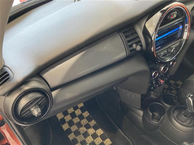 ＭＩＮＩ クーパー　純正ナビ　バックカメラ　ＥＴＣ　純正アルミ　ＬＥＤヘッドランプ　ＬＥＤフォグランプ　ＵＫテールランプ　インテリジェントセーフティ（26枚目）