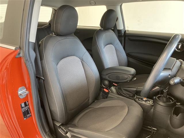 ＭＩＮＩ クーパー　純正ナビ　バックカメラ　ＥＴＣ　純正アルミ　ＬＥＤヘッドランプ　ＬＥＤフォグランプ　ＵＫテールランプ　インテリジェントセーフティ（32枚目）