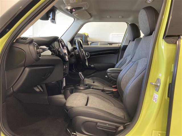 ＭＩＮＩ クーパーＤ　クラシック・トリム　ハーフレザーシート　ディスプレイオーディオ　バックカメラ　ＥＴＣ　ＬＥＤヘッドランプ　ＵＫテールランプ（23枚目）