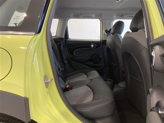 ＭＩＮＩ クーパーＤ　クラシック・トリム　ハーフレザーシート　ディスプレイオーディオ　バックカメラ　ＥＴＣ　ＬＥＤヘッドランプ　ＵＫテールランプ（29枚目）