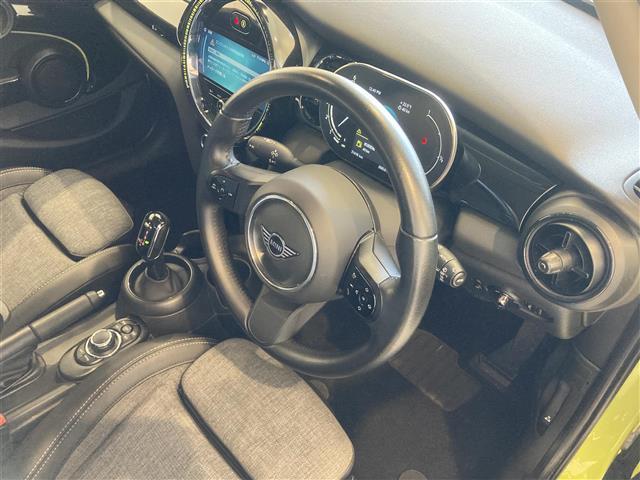 ＭＩＮＩ クーパーＤ　クラシック・トリム　ハーフレザーシート　ディスプレイオーディオ　バックカメラ　ＥＴＣ　ＬＥＤヘッドランプ　ＵＫテールランプ（32枚目）