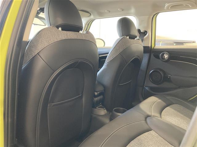 ＭＩＮＩ クーパーＤ　クラシック・トリム　ハーフレザーシート　ディスプレイオーディオ　バックカメラ　ＥＴＣ　ＬＥＤヘッドランプ　ＵＫテールランプ（34枚目）