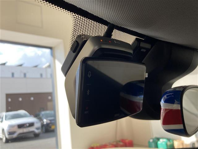 ＭＩＮＩ ヴィクトリア　純正ナビ　バックカメラ　ＥＴＣ　ＬＥＤヘッドランセーフティプ　ＬＥＤフォグランプ　ＵＫテールランプ　インテリジェントセーフティ（4枚目）