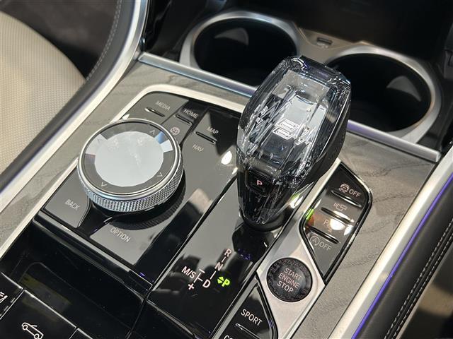 8シリーズ 840i カブリオレ エクスクルーシブ Mスポーツ 360°カメラ コーナーセンサー 革シート シートヒーター ハンドルヒーター シートクーラー Aクルーズコントロール Mサスペンション ヘッドアップディスプレイ スカイスクレーパーグレー ドラレコ(18枚目)