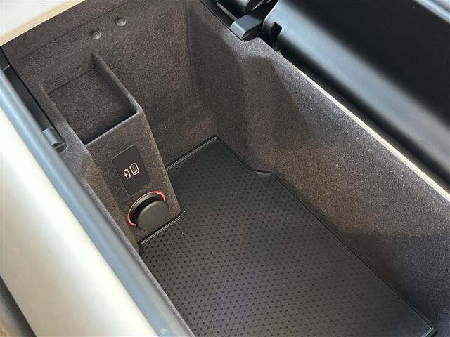 8シリーズ 840i カブリオレ エクスクルーシブ Mスポーツ 360°カメラ コーナーセンサー 革シート シートヒーター ハンドルヒーター シートクーラー Aクルーズコントロール Mサスペンション ヘッドアップディスプレイ スカイスクレーパーグレー ドラレコ(23枚目)