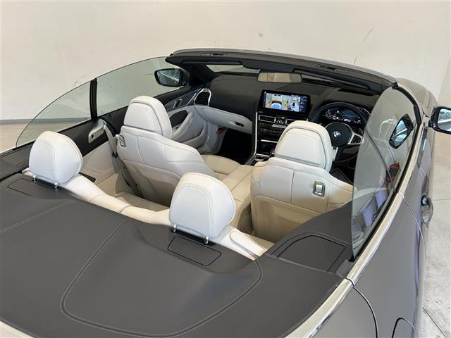 8シリーズ 840i カブリオレ エクスクルーシブ Mスポーツ 360°カメラ コーナーセンサー 革シート シートヒーター ハンドルヒーター シートクーラー Aクルーズコントロール Mサスペンション ヘッドアップディスプレイ スカイスクレーパーグレー ドラレコ(29枚目)