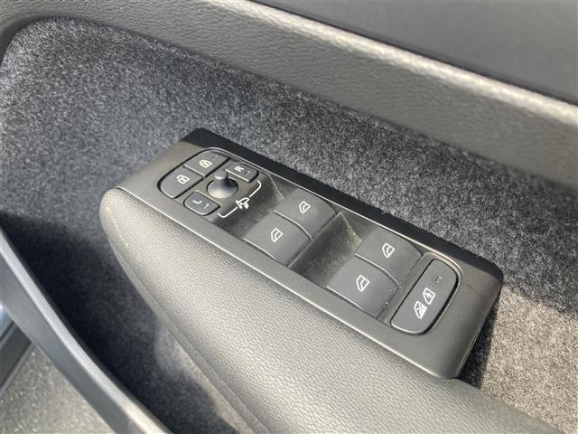 ＸＣ４０ Ｂ４　ＡＷＤ　Ｒデザイン　パノラマサンルーフ　３６０°カメラ　コーナーセンサー　パーキングアシスト　カープレイ　アンドロイドオート　ハーマンカードン　ハーフレザーシート　シートヒーター　ハンドルヒーター　前後ドライブレコーダー（21枚目）