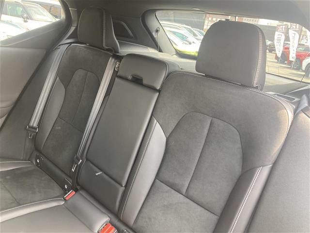 ＸＣ４０ Ｂ４　ＡＷＤ　Ｒデザイン　パノラマサンルーフ　３６０°カメラ　コーナーセンサー　パーキングアシスト　カープレイ　アンドロイドオート　ハーマンカードン　ハーフレザーシート　シートヒーター　ハンドルヒーター　前後ドライブレコーダー（27枚目）