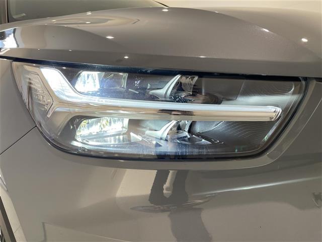 ＸＣ４０ Ｂ４　ＡＷＤ　Ｒデザイン　パノラマサンルーフ　３６０°カメラ　コーナーセンサー　パーキングアシスト　カープレイ　アンドロイドオート　ハーマンカードン　ハーフレザーシート　シートヒーター　ハンドルヒーター　前後ドライブレコーダー（36枚目）