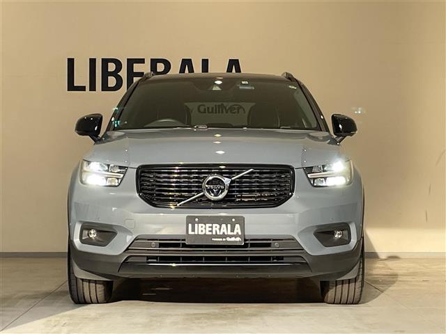 ＸＣ４０ Ｂ４　ＡＷＤ　Ｒデザイン　パノラマサンルーフ　３６０°カメラ　コーナーセンサー　パーキングアシスト　カープレイ　アンドロイドオート　ハーマンカードン　ハーフレザーシート　シートヒーター　ハンドルヒーター　前後ドライブレコーダー（37枚目）