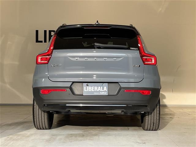 ＸＣ４０ Ｂ４　ＡＷＤ　Ｒデザイン　パノラマサンルーフ　３６０°カメラ　コーナーセンサー　パーキングアシスト　カープレイ　アンドロイドオート　ハーマンカードン　ハーフレザーシート　シートヒーター　ハンドルヒーター　前後ドライブレコーダー（39枚目）