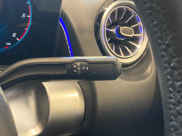 GLB GLB200d 4マチック 半革シート シートヒーター 純正ナビ 地デジ USB AppleCarPlay ETC2.0 ドライブレコーダー パワーバックドア サードシート クルーズコントロール ブレーキアシスト ワイヤレス充電(34枚目)