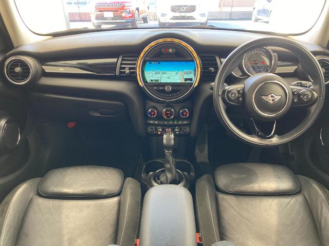 MINI クーパーS セブン ワンオーナー 黒革シート シートヒーター 純正HDDナビ フルセグTV USB Bluetooth バックカメラ インテリジェントセーフティ ETC ドラレコ LEDヘッドランプ LEDフォグランプ(3枚目)