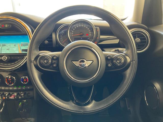 MINI クーパーS セブン ワンオーナー 黒革シート シートヒーター 純正HDDナビ フルセグTV USB Bluetooth バックカメラ インテリジェントセーフティ ETC ドラレコ LEDヘッドランプ LEDフォグランプ(7枚目)
