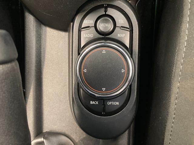 MINI クーパーS セブン ワンオーナー 黒革シート シートヒーター 純正HDDナビ フルセグTV USB Bluetooth バックカメラ インテリジェントセーフティ ETC ドラレコ LEDヘッドランプ LEDフォグランプ(17枚目)