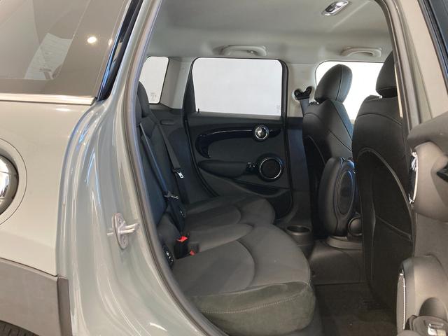 MINI クーパーS セブン ワンオーナー 黒革シート シートヒーター 純正HDDナビ フルセグTV USB Bluetooth バックカメラ インテリジェントセーフティ ETC ドラレコ LEDヘッドランプ LEDフォグランプ(25枚目)