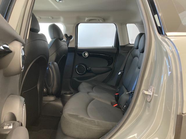 MINI クーパーS セブン ワンオーナー 黒革シート シートヒーター 純正HDDナビ フルセグTV USB Bluetooth バックカメラ インテリジェントセーフティ ETC ドラレコ LEDヘッドランプ LEDフォグランプ(28枚目)