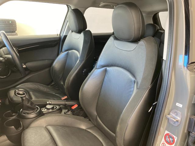 MINI クーパーS セブン ワンオーナー 黒革シート シートヒーター 純正HDDナビ フルセグTV USB Bluetooth バックカメラ インテリジェントセーフティ ETC ドラレコ LEDヘッドランプ LEDフォグランプ(33枚目)