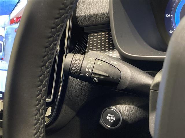 XC40 アルティメット B4 AWD ダークエディション ハーフレザーシート パワーシート シートヒーター ハンドルヒーター 純正ナビ 全方位カメラ ETC ワイヤレス充電 LEDヘッドランプ LEDフォグランプ(14枚目)