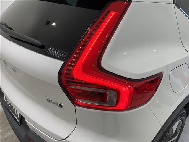XC40 アルティメット B4 AWD ダークエディション ハーフレザーシート パワーシート シートヒーター ハンドルヒーター 純正ナビ 全方位カメラ ETC ワイヤレス充電 LEDヘッドランプ LEDフォグランプ(40枚目)