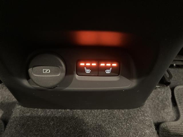 ＸＣ４０ アルティメット　Ｂ４　ＡＷＤ　ダークエディション　ハーフレザーシート　パワーシート　シートヒーター　ハンドルヒーター　純正ナビ　全方位カメラ　ＥＴＣ　ワイヤレス充電　ＬＥＤヘッドランプ　ＬＥＤフォグランプ（13枚目）