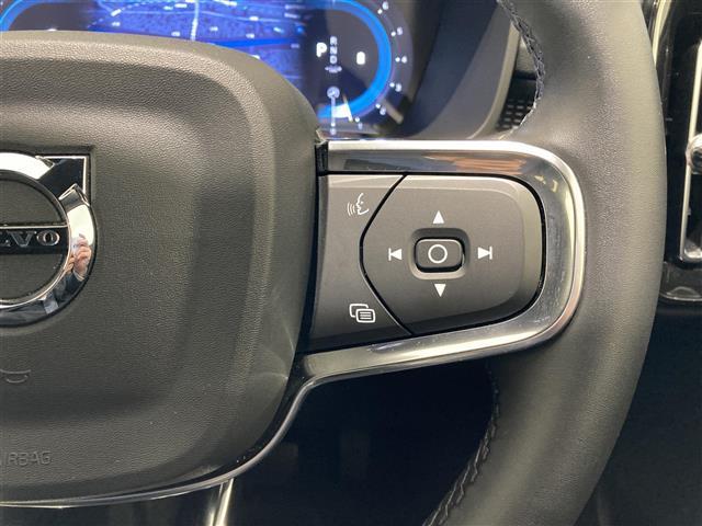 ＸＣ４０ アルティメット　Ｂ４　ＡＷＤ　ダークエディション　ハーフレザーシート　パワーシート　シートヒーター　ハンドルヒーター　純正ナビ　全方位カメラ　ＥＴＣ　ワイヤレス充電　ＬＥＤヘッドランプ　ＬＥＤフォグランプ（17枚目）