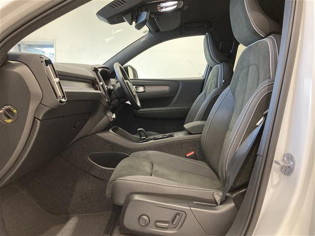 ＸＣ４０ アルティメット　Ｂ４　ＡＷＤ　ダークエディション　ハーフレザーシート　パワーシート　シートヒーター　ハンドルヒーター　純正ナビ　全方位カメラ　ＥＴＣ　ワイヤレス充電　ＬＥＤヘッドランプ　ＬＥＤフォグランプ（22枚目）