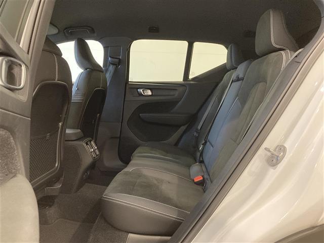 ＸＣ４０ アルティメット　Ｂ４　ＡＷＤ　ダークエディション　ハーフレザーシート　パワーシート　シートヒーター　ハンドルヒーター　純正ナビ　全方位カメラ　ＥＴＣ　ワイヤレス充電　ＬＥＤヘッドランプ　ＬＥＤフォグランプ（24枚目）