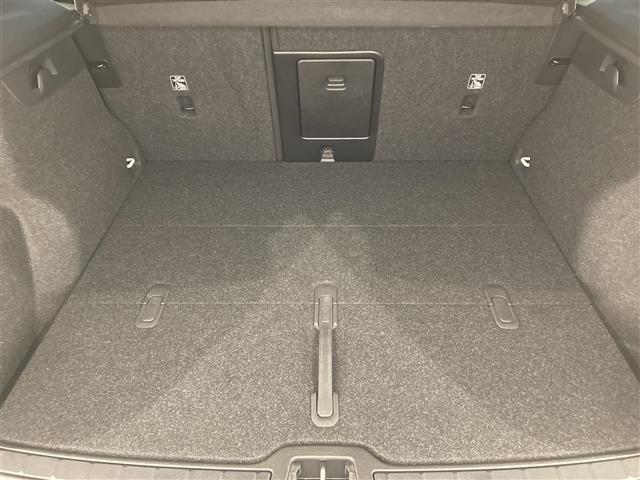 ＸＣ４０ アルティメット　Ｂ４　ＡＷＤ　ダークエディション　ハーフレザーシート　パワーシート　シートヒーター　ハンドルヒーター　純正ナビ　全方位カメラ　ＥＴＣ　ワイヤレス充電　ＬＥＤヘッドランプ　ＬＥＤフォグランプ（26枚目）