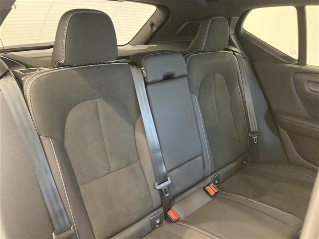 ＸＣ４０ アルティメット　Ｂ４　ＡＷＤ　ダークエディション　ハーフレザーシート　パワーシート　シートヒーター　ハンドルヒーター　純正ナビ　全方位カメラ　ＥＴＣ　ワイヤレス充電　ＬＥＤヘッドランプ　ＬＥＤフォグランプ（27枚目）