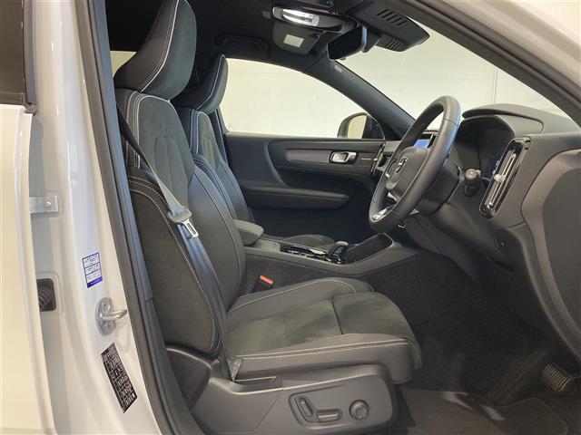 ＸＣ４０ アルティメット　Ｂ４　ＡＷＤ　ダークエディション　ハーフレザーシート　パワーシート　シートヒーター　ハンドルヒーター　純正ナビ　全方位カメラ　ＥＴＣ　ワイヤレス充電　ＬＥＤヘッドランプ　ＬＥＤフォグランプ（30枚目）