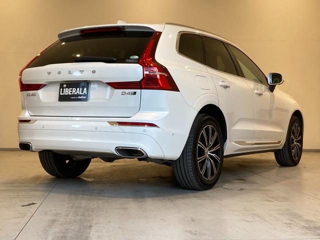 ＸＣ６０ Ｄ４　ＡＷＤ　インスクリプション　グレー革シート　パワーシート　シートヒーター　シートクーラー　ハンドルヒーター　ヘッドアップディスプレイ　純正ナビ　フルセグ　ＥＴＣ　前後ドラレコ　パワーバックドア　ＬＥＤヘッドランプ　フォグランプ！（4枚目）