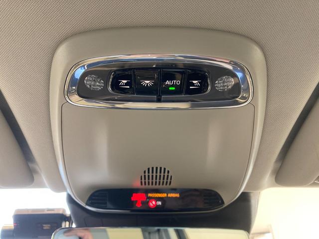 ＸＣ６０ Ｄ４　ＡＷＤ　インスクリプション　グレー革シート　パワーシート　シートヒーター　シートクーラー　ハンドルヒーター　ヘッドアップディスプレイ　純正ナビ　フルセグ　ＥＴＣ　前後ドラレコ　パワーバックドア　ＬＥＤヘッドランプ　フォグランプ！（5枚目）